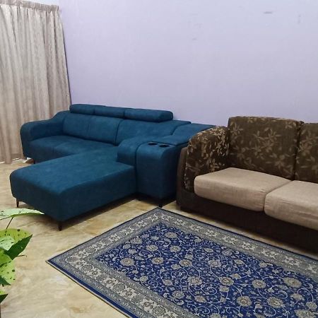 Homestay Lestari Klia Sepang Exterior foto