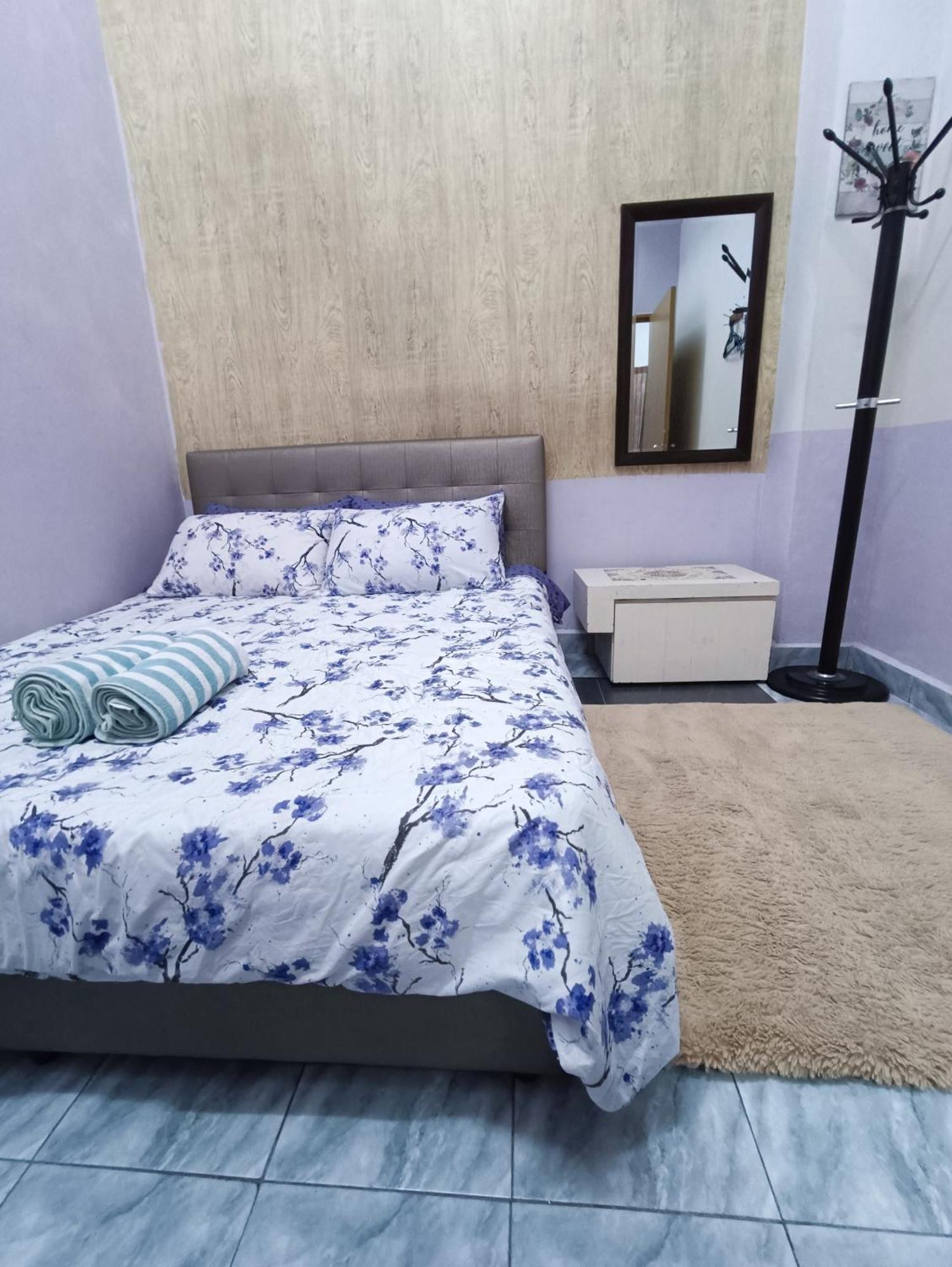 Homestay Lestari Klia Sepang Exterior foto