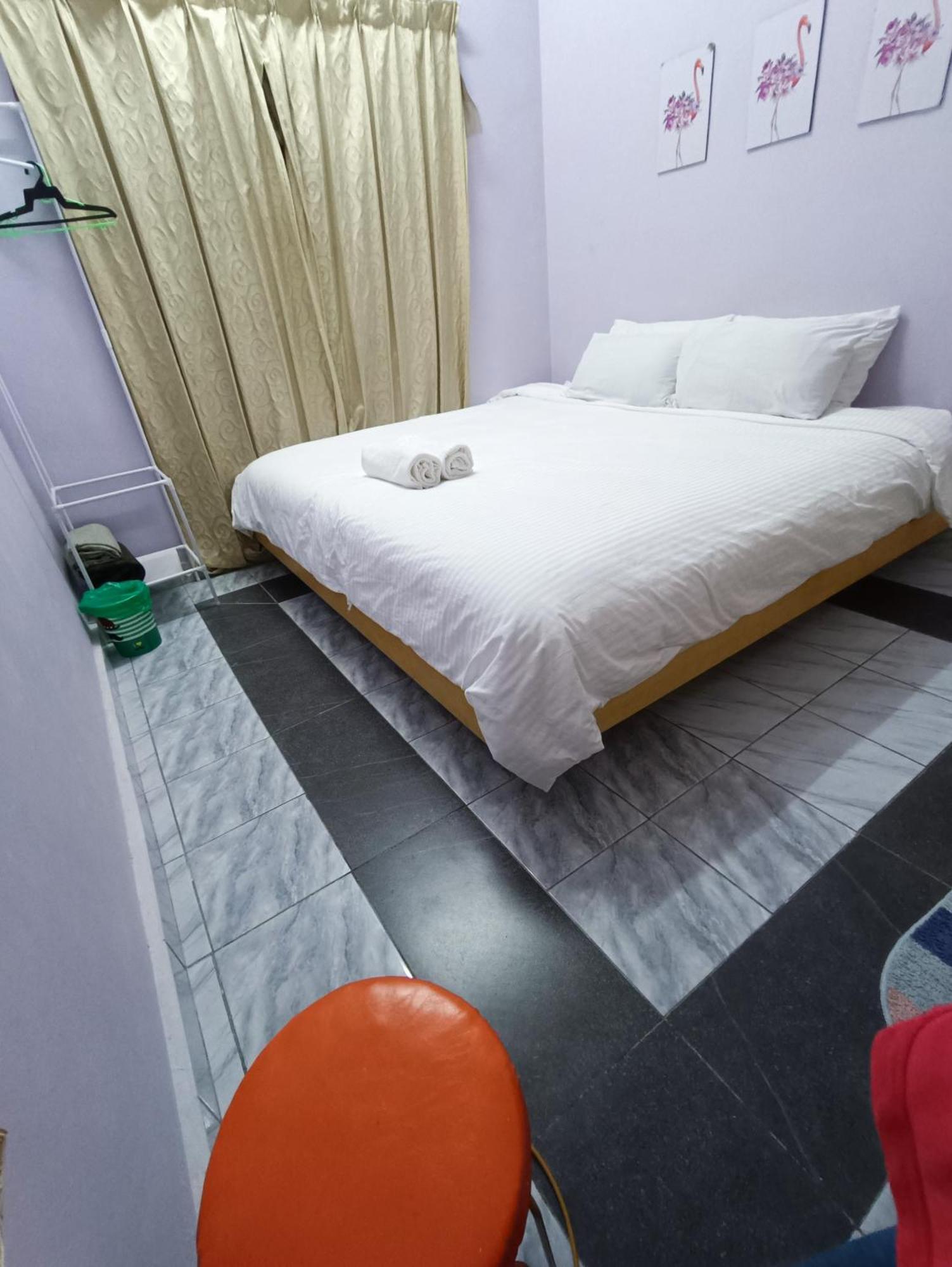 Homestay Lestari Klia Sepang Exterior foto